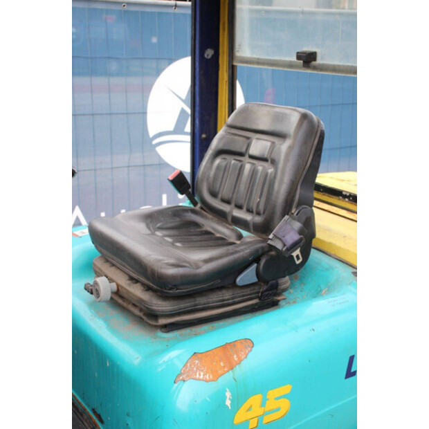 2000 كوماتسو FD45T-7-43463211