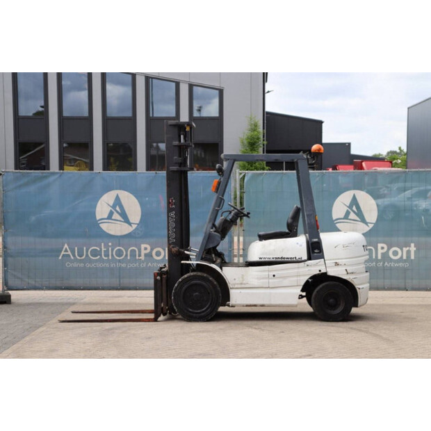 1997 تويوتا 62-6FDF30-43463954