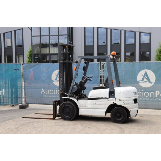 1997 تويوتا 62-6FDF30-43463955