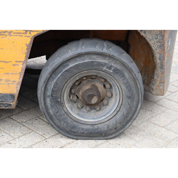 1986 Komatsu FD-25-8-43464333