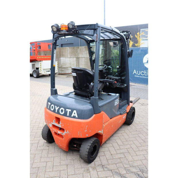 2017 تويوتا 8FBM20T-43464425