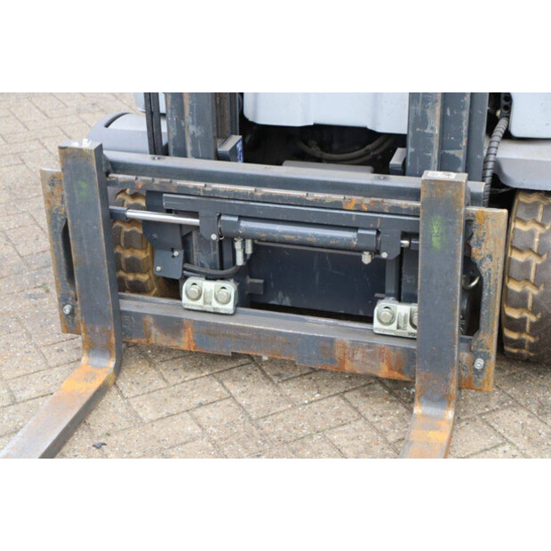 2017 Still RX20-20-43464540