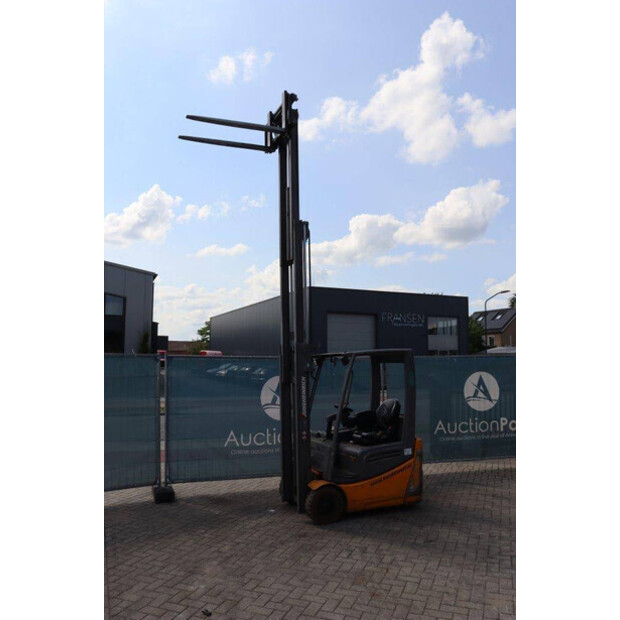 2016 Jungheinrich EFG215-43464714