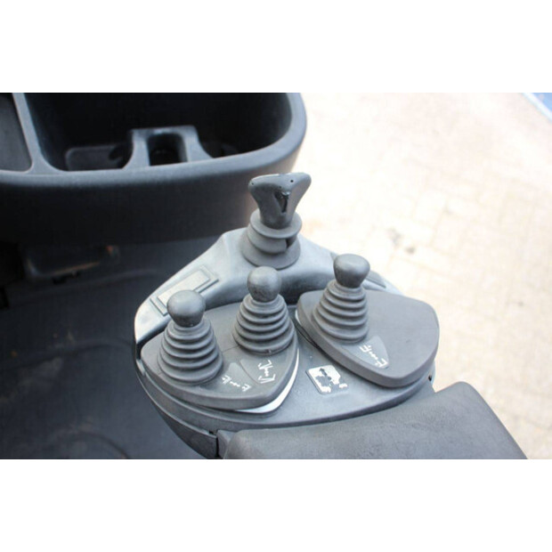 2012 Linde H18T-01-43464949