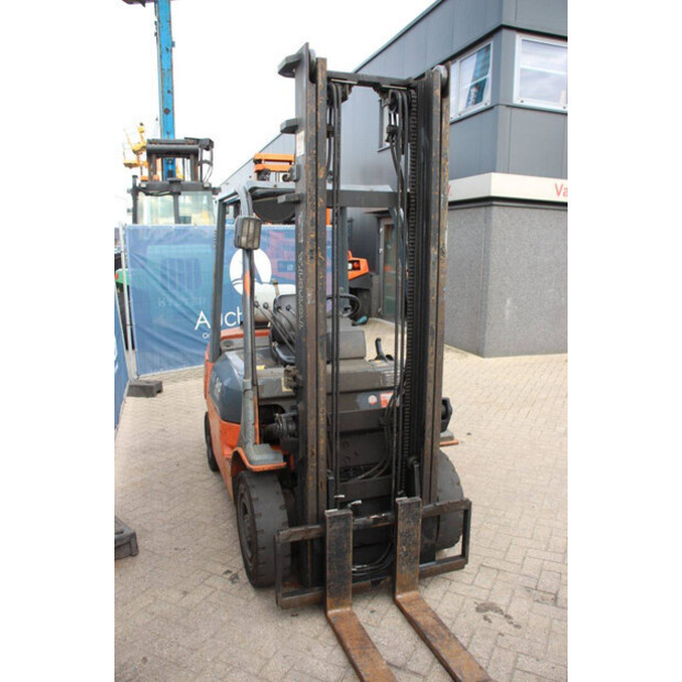 2001 Toyota 42-7FGF25-43465030