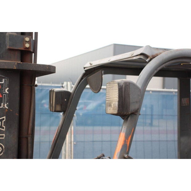 2001 Toyota 42-7FGF25-43465036