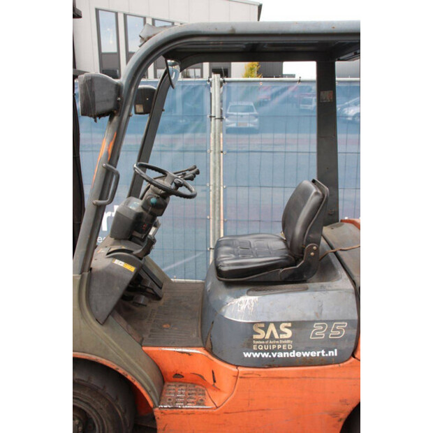 2001 Toyota 42-7FGF25-43465043