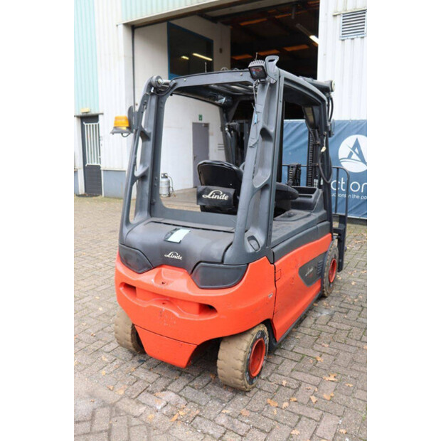 2014 ليندي E30-43466526