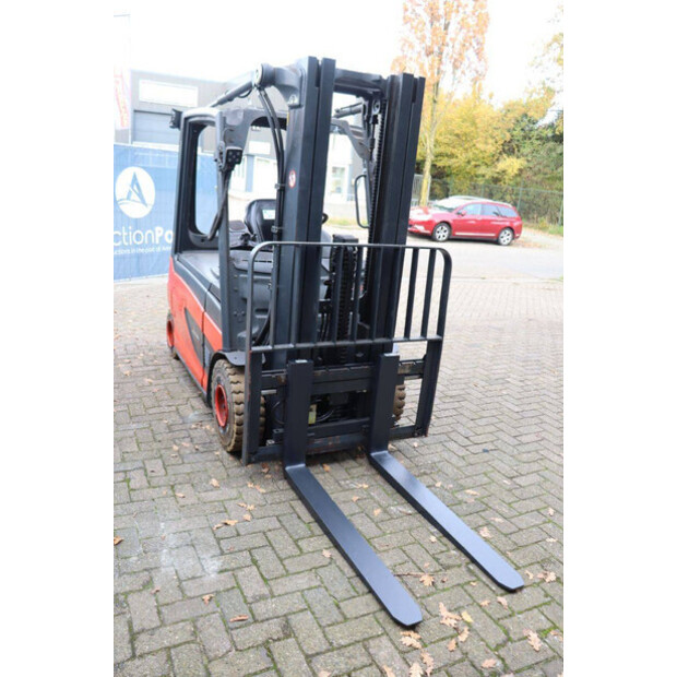 2014 ليندي E30-43466527