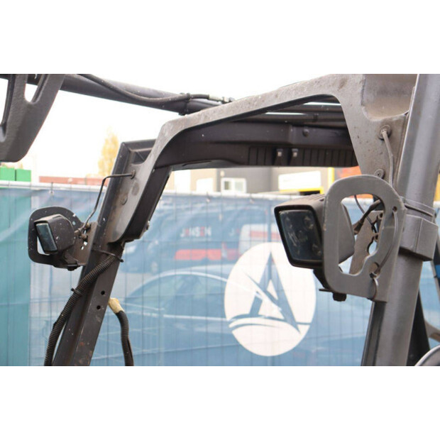 2014 ليندي E30-43466534