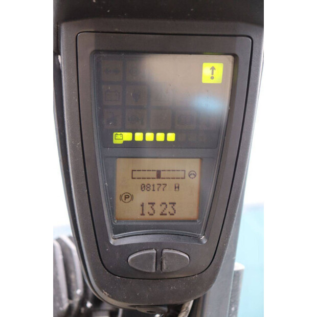 2014 ليندي E30-43466550