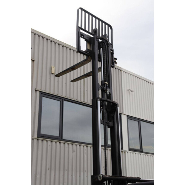 2014 ليندي E30-43466556