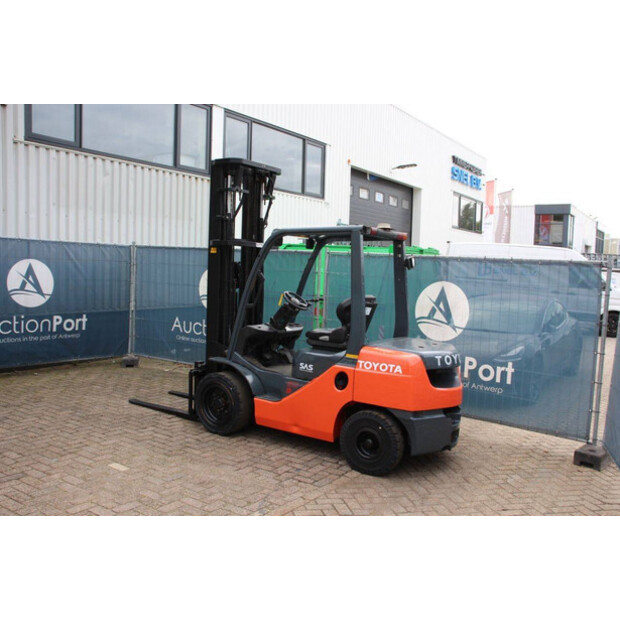 2011 تويوتا 02-8FDF30-43466952