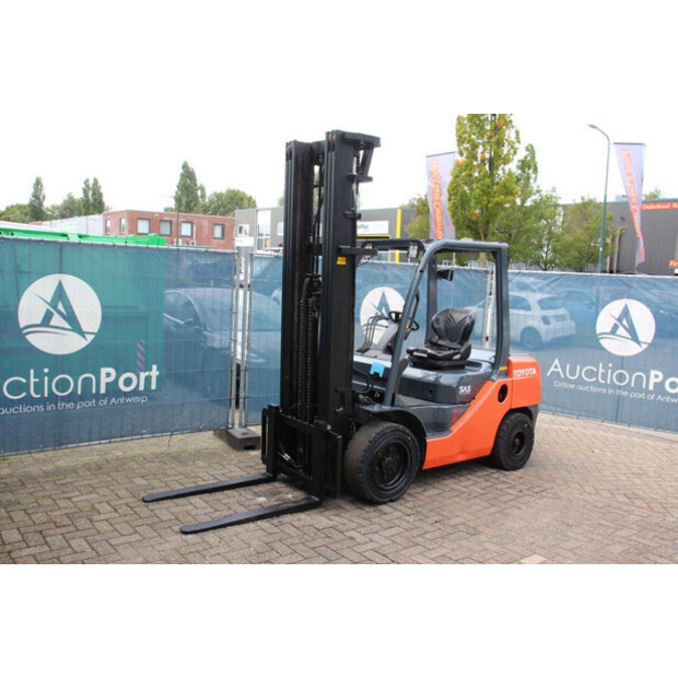 2011 تويوتا 02-8FDF30-43466957