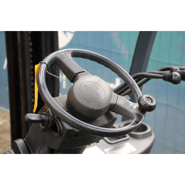 2011 تويوتا 02-8FDF30-43466972