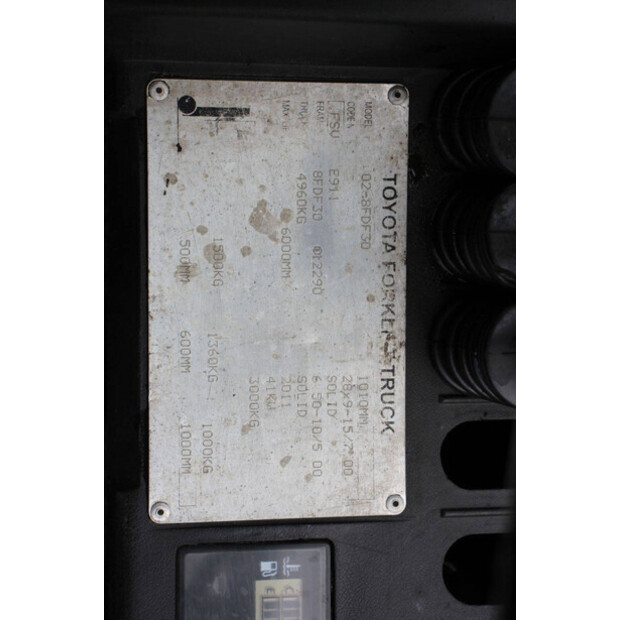 2011 تويوتا 02-8FDF30-43466975