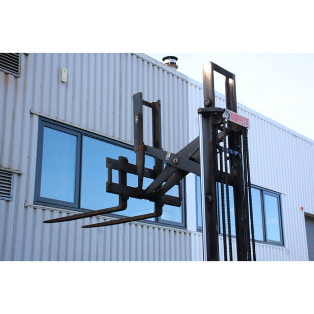 2011 MOFFETT M4 20.4-43467098