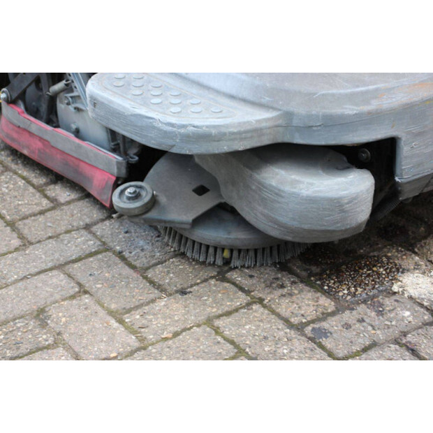 2017 تينانت T12-43467324