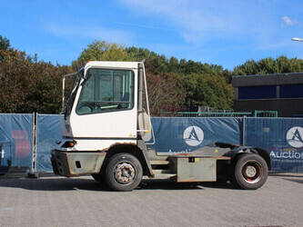 صورة ل جرارات السحب 2012 تربيرغ YT222