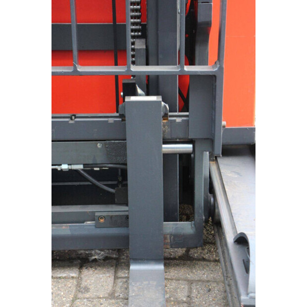 2017 ليندي R14B-01-43467592