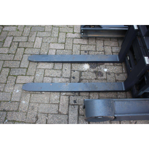 2017 ليندي R14B-01-43467593