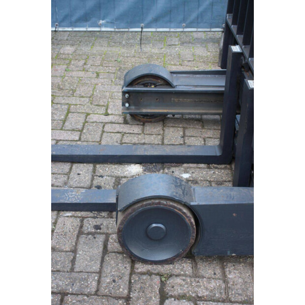 2017 ليندي R14B-01-43467594