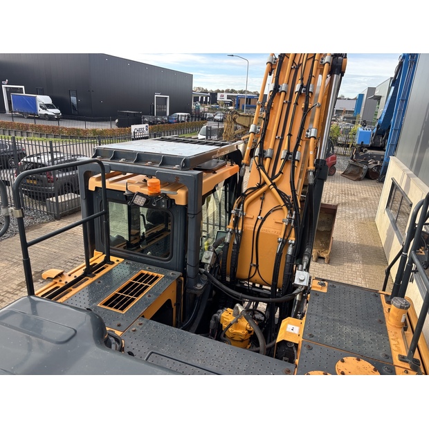 2020 Hyundai HX380L-43475002