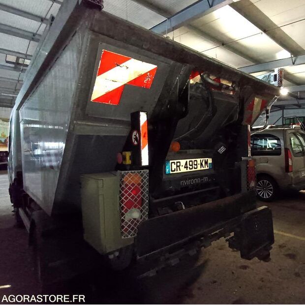 2013 Renault Maxity-43481910