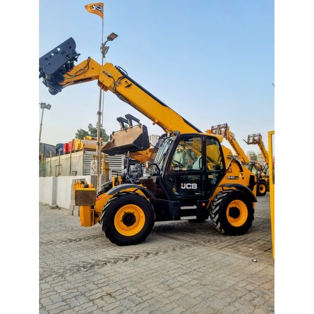 2018 جيه سي بي 540-140-43483903