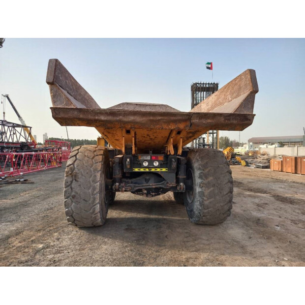 2017 كوماتسو HM400-3R-43484438