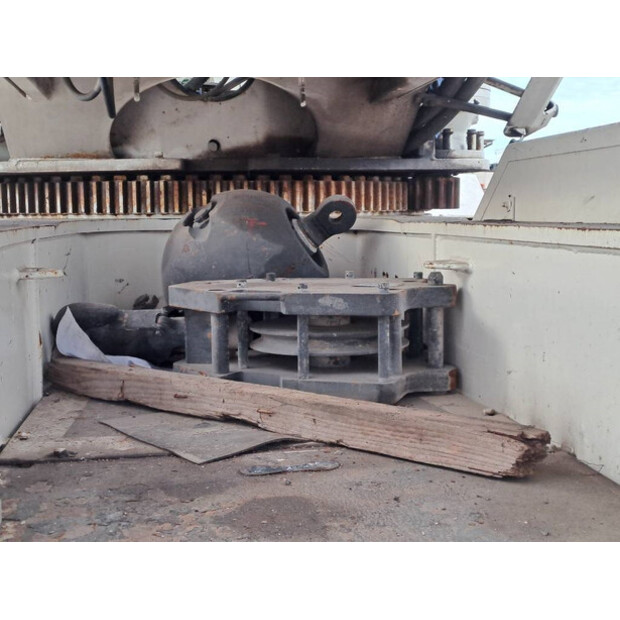 2008 GROVE RT890E-43484636