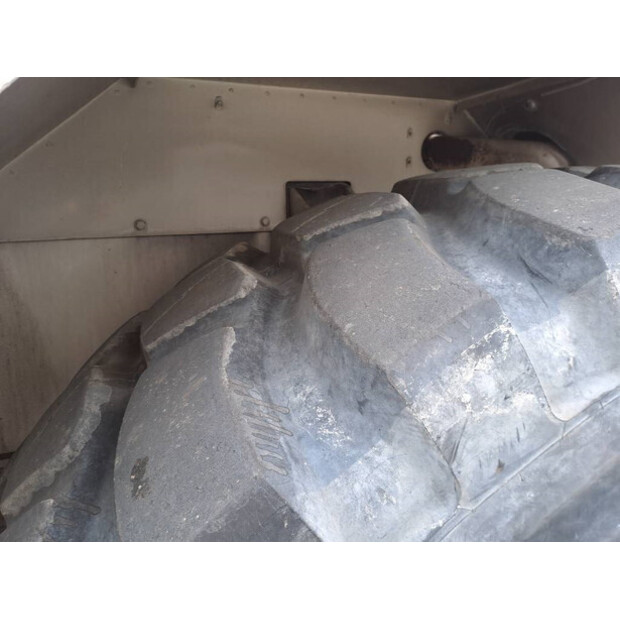 2008 GROVE RT890E-43484637