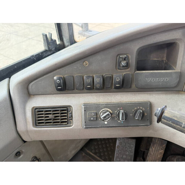 2015 فولفو A30G-43484958