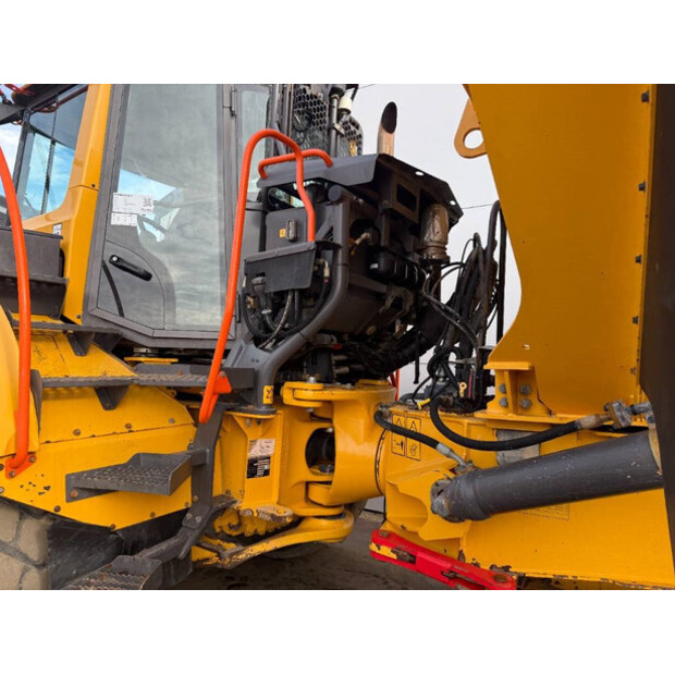 2015 فولفو A30G-43484971