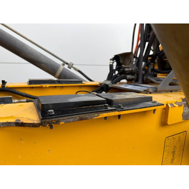 2015 فولفو A30G-43484974