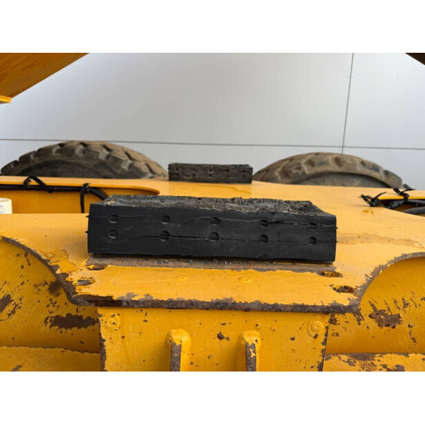 2015 فولفو A30G-43484975