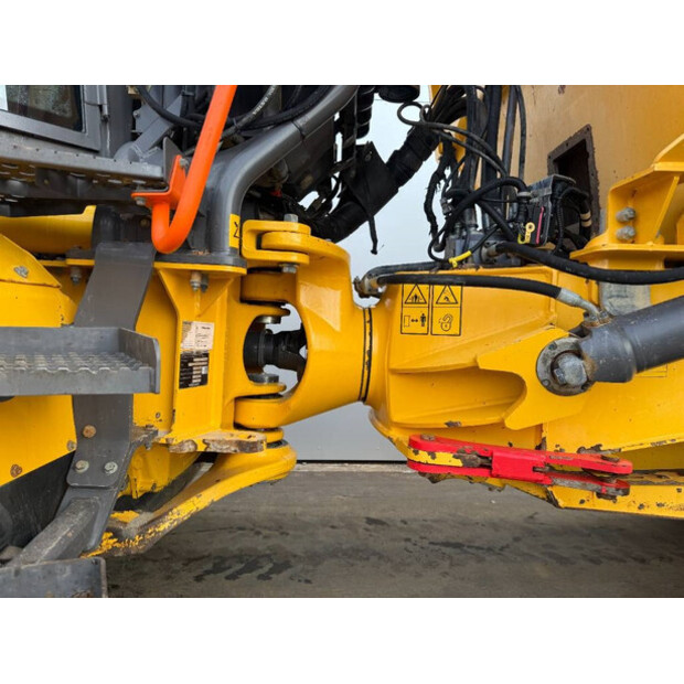 2015 فولفو A30G-43484976