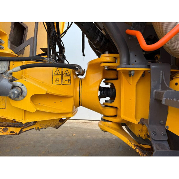 2015 فولفو A30G-43484977