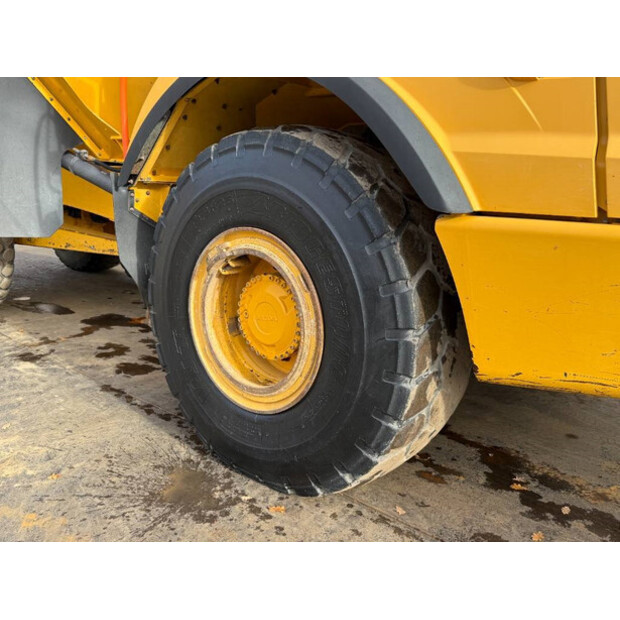 2015 فولفو A30G-43484981