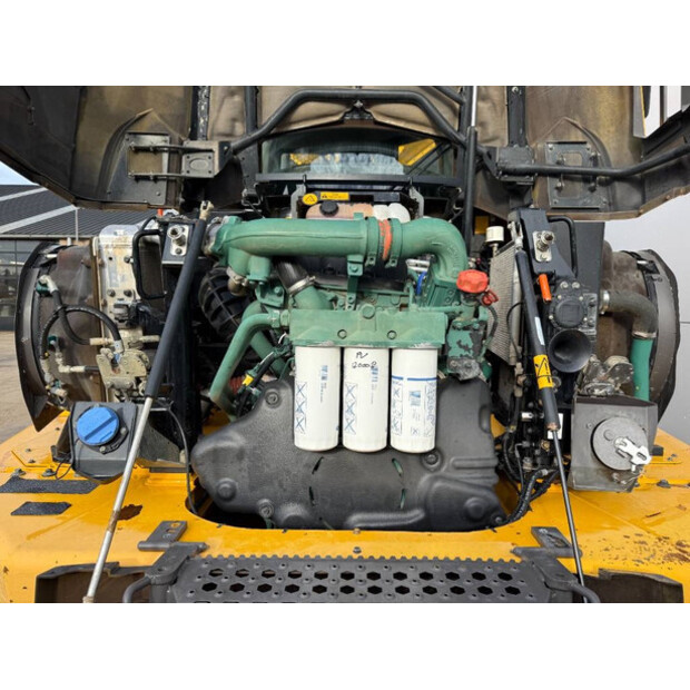 2015 فولفو A30G-43484984