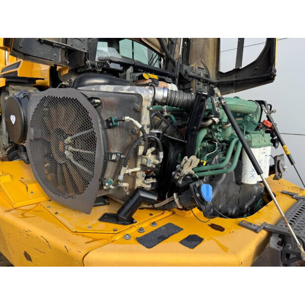 2015 فولفو A30G-43484985