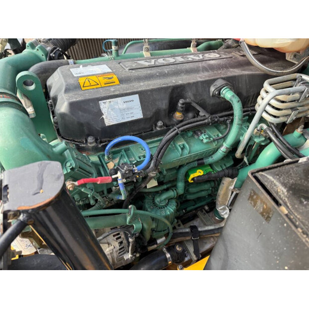 2015 فولفو A30G-43484988