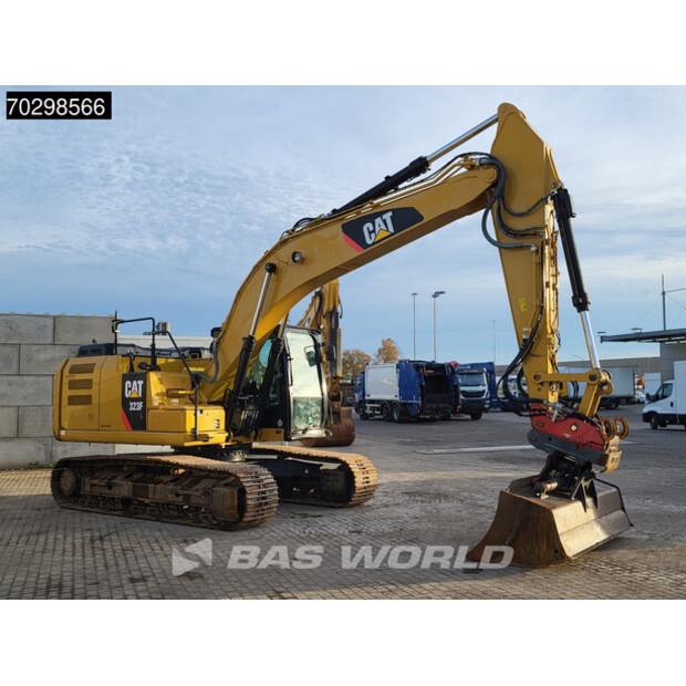 2017 كاتربيلر 323FL-43485406