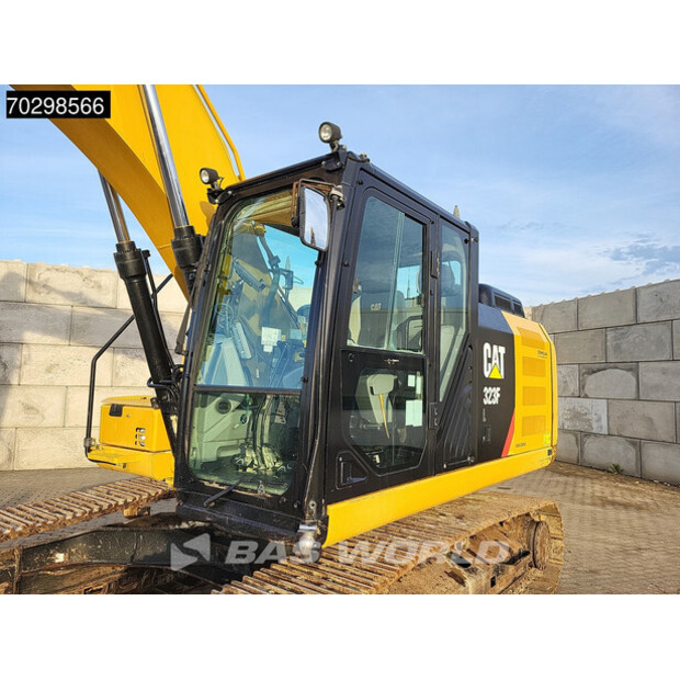 2017 كاتربيلر 323FL-43485425