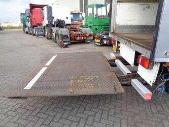 2006-mercedes-benz-axor-1823-1380168-43486154