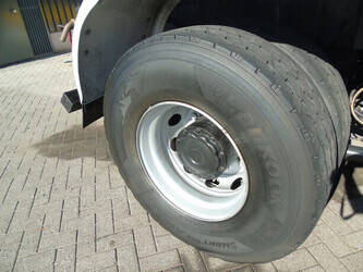 2009-man-others-43486248