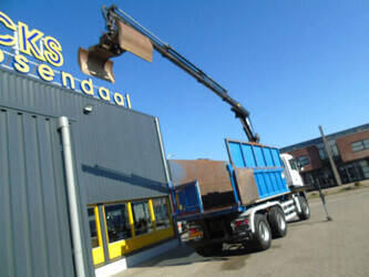 2009-man-others-43486263