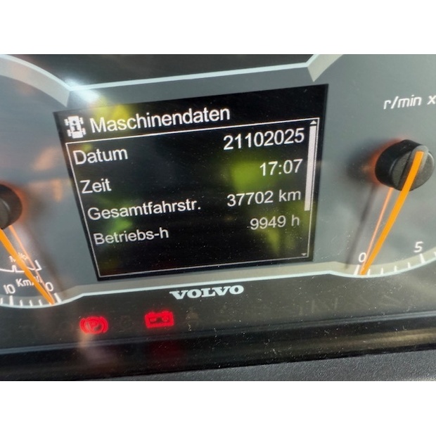 2018 فولفو A30G-43493915