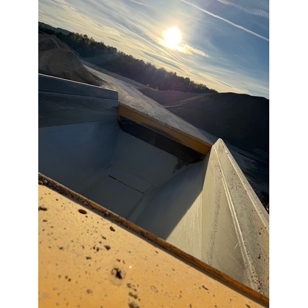 2018 فولفو A30G-43493921