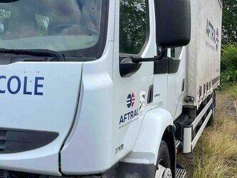 Image de Camions à bâches 2010 Renault Midlum